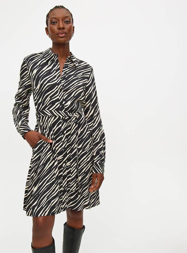 Monochrome Animal Print Belted Shirt Dress 20